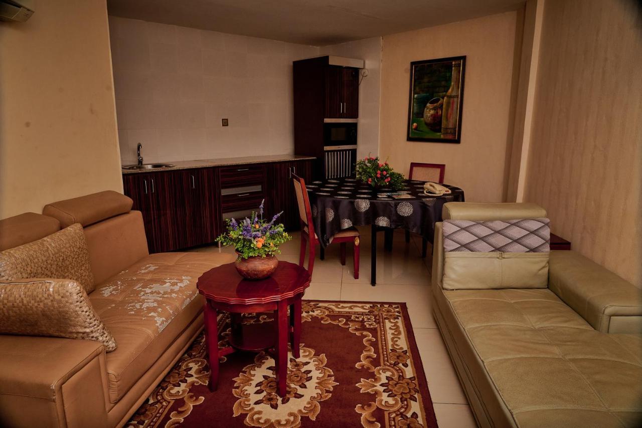 Barcelona Hotels, Abuja Mobushipe Exterior foto