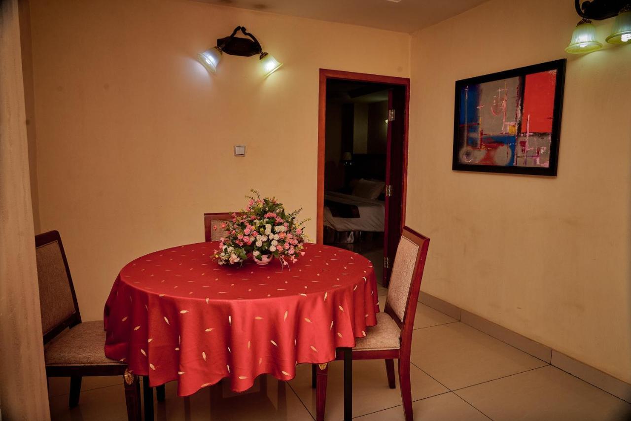 Barcelona Hotels, Abuja Mobushipe Exterior foto