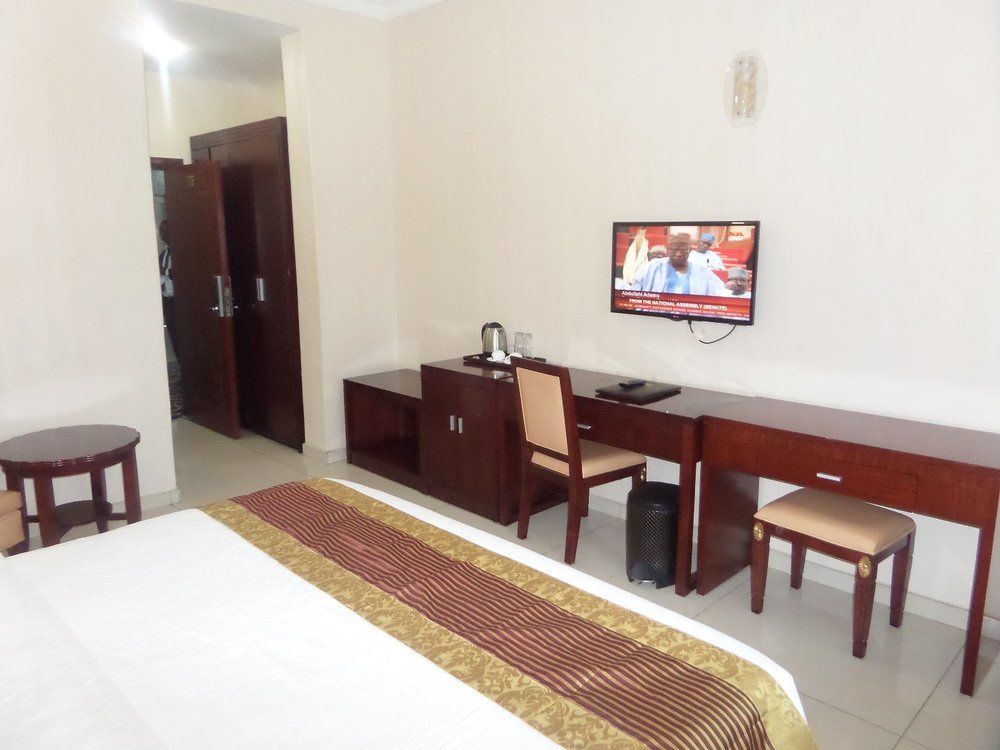 Barcelona Hotels, Abuja Mobushipe Exterior foto
