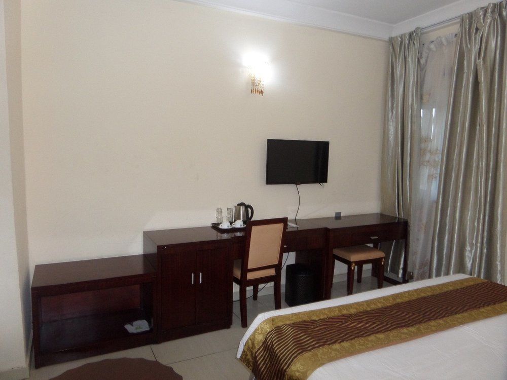 Barcelona Hotels, Abuja Mobushipe Exterior foto